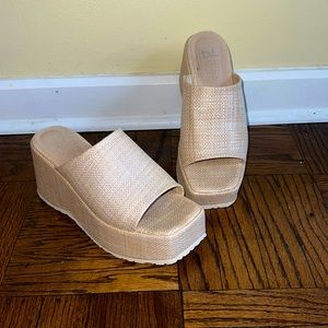 Chinese Laundry at right on Platform Sandals